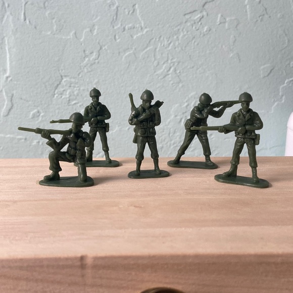 SOLD Plastic soldiers - Picture 2 of 5